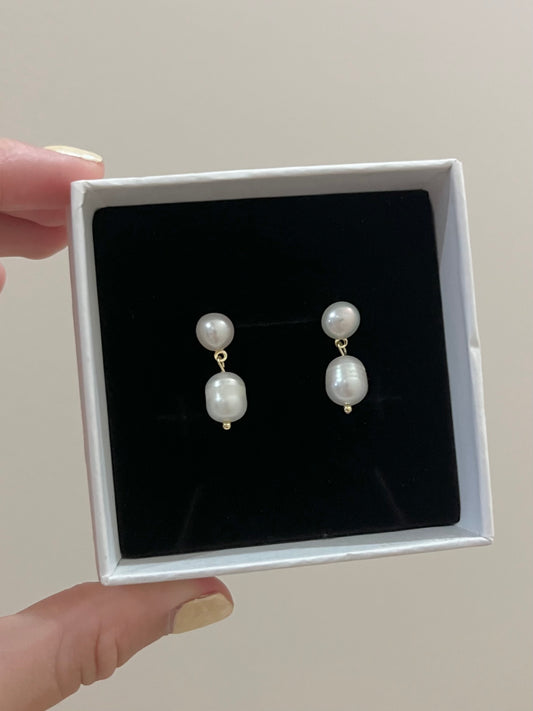 Avery Pearl Earrings