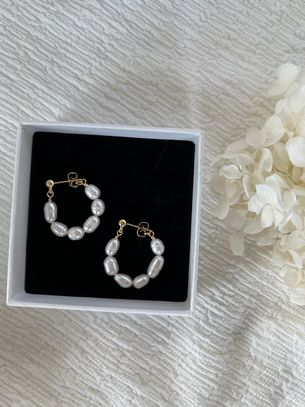 Sterling Silver Large Pearl Hoop Earrings (Gold/Silver)