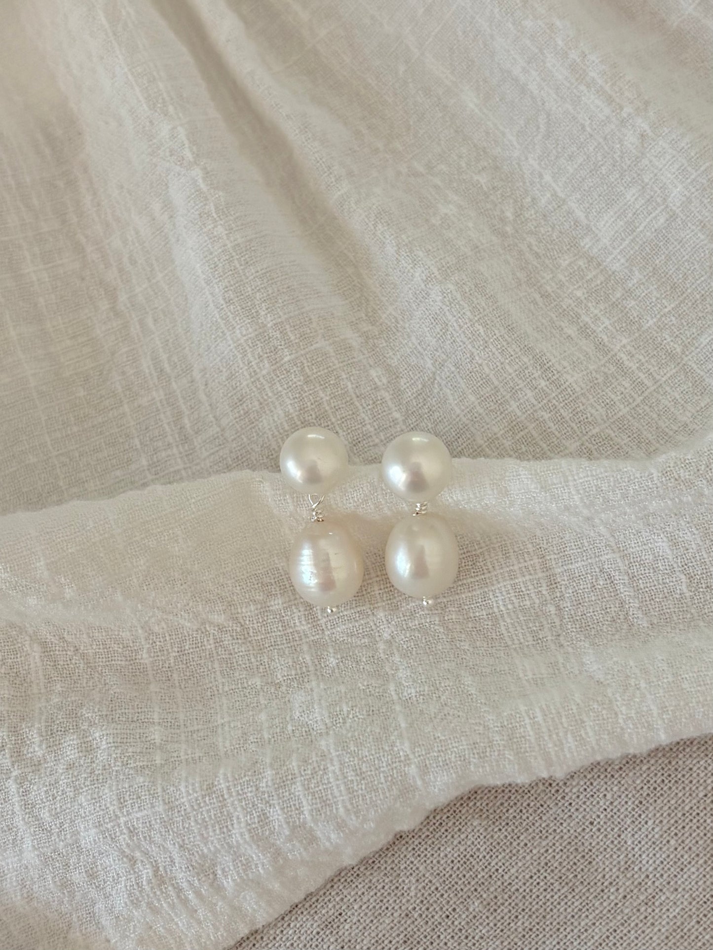 Sterling Silver Avery Pearl Earrings (Gold/Silver)