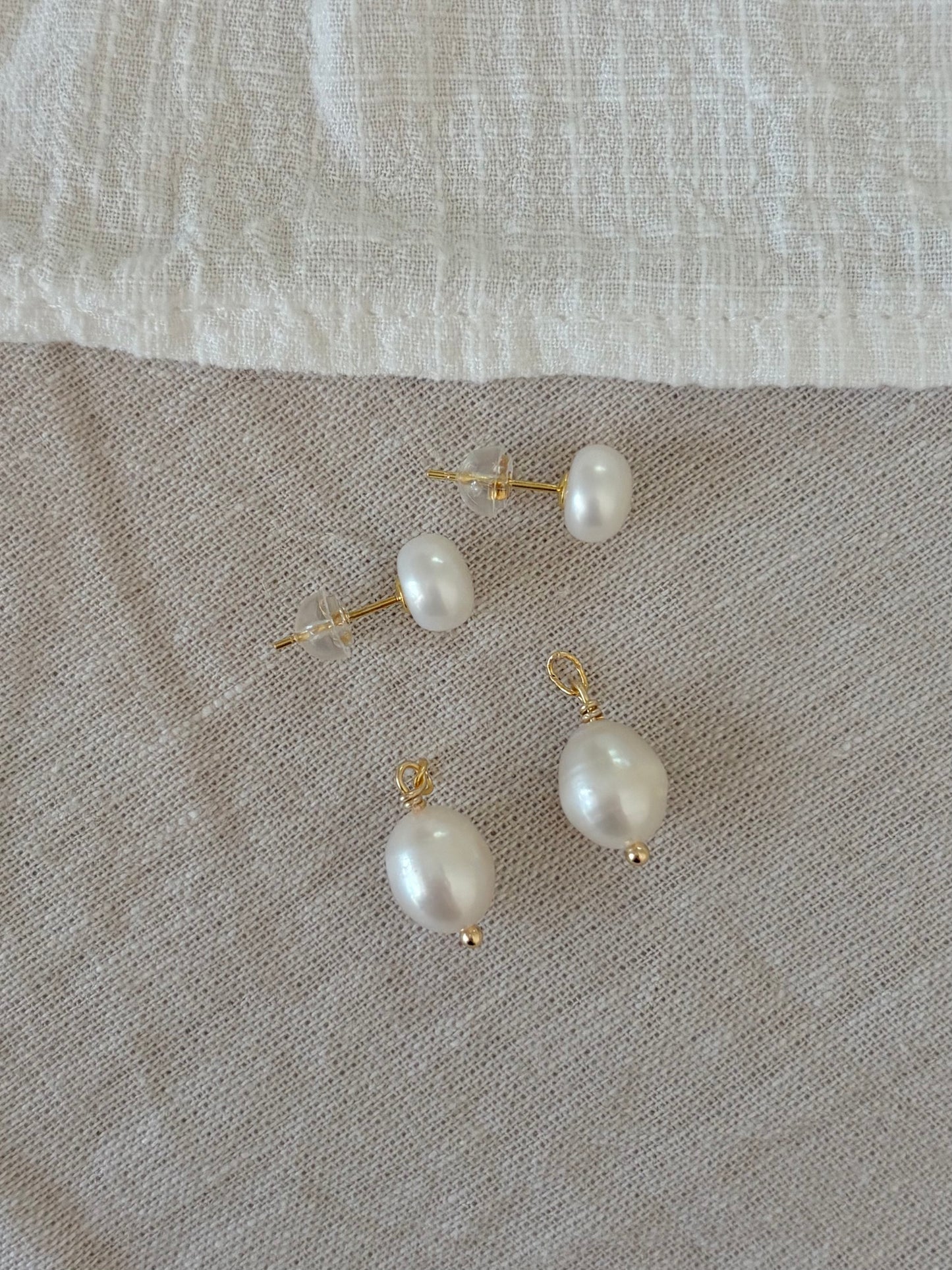 Sterling Silver Avery Pearl Earrings (Gold/Silver)